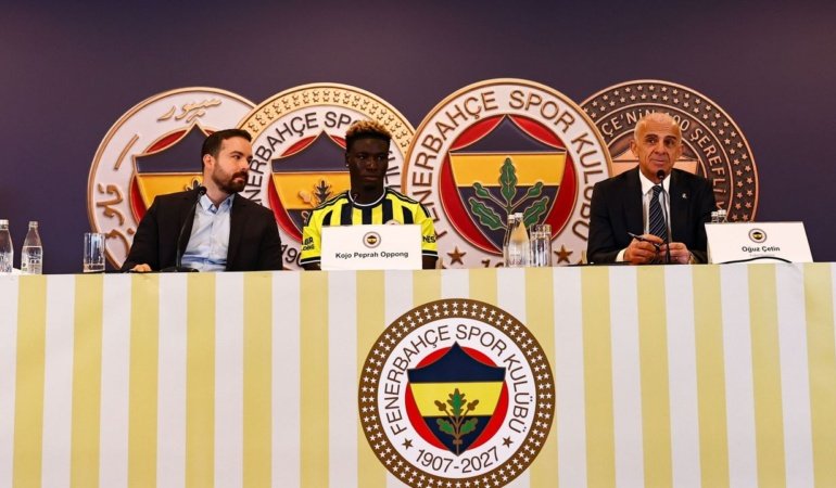 Fenerbahçe, Kojo Peprah Oppong için imza töreni düzenledi