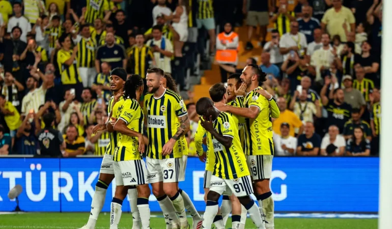 Fenerbahçe'nin kader gecesi! Şampiyonlar Ligi için 90 dakikalık Olimpik Lyon sınavı: İşte muhtemel 11'ler
