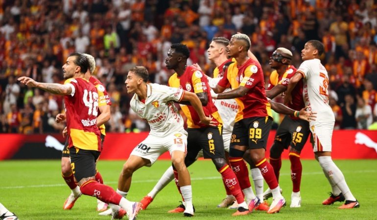 Galatasaray, Süper Lig'de puanını 7'ye yükseltti