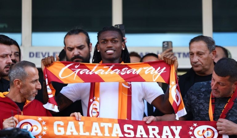 Galatasaray'ın yeni transferi Rafael Leao İstanbul'da