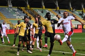Istanbul-derbisinde-kazanan-cikmadi-Goller-pes-pese-geldi-featured