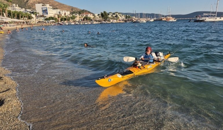 İstanbul'dan kanoyla yola çıktı: 83 günde Bodrum'a ulaştı!