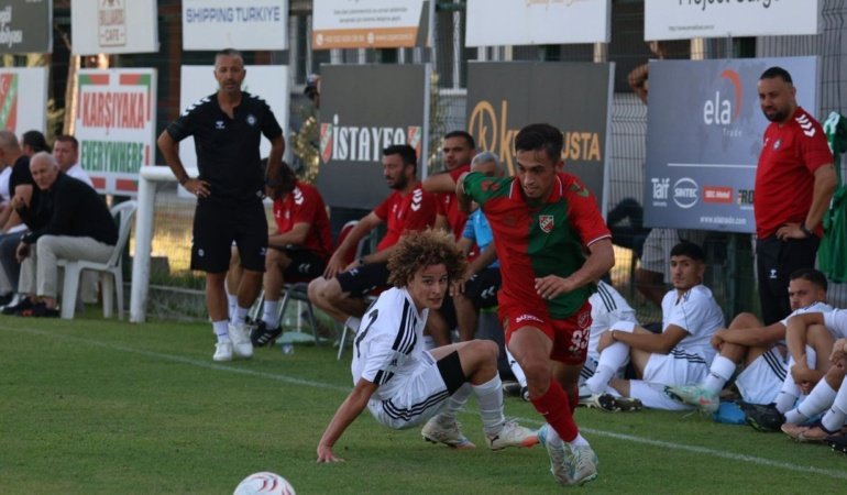 Karşıyaka dostluk maçında güldü: Altay'ı 2-1'le geçti