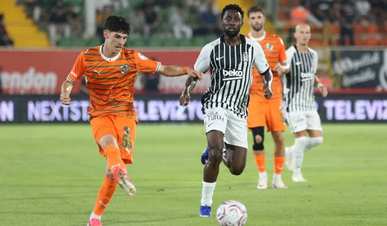 Kartal deplasmanda takıldı! Maç sonucu: Alanyaspor 1-0 Beşiktaş