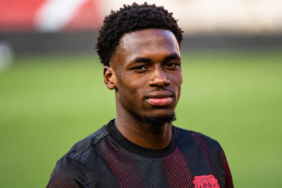 Poku-Istanbulda-Besiktas-transferi-bitiriyor-featured