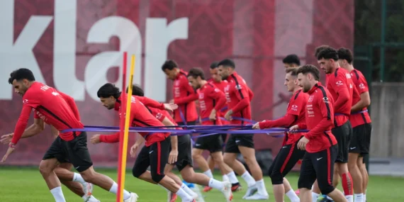 A-Milli-Futbol-Takimi-Bursada-oynanacak-Italya-maci-icin-hazirliklara-basladi-Orkun-Kokcu-takimdan-ayri-calisti-featured
