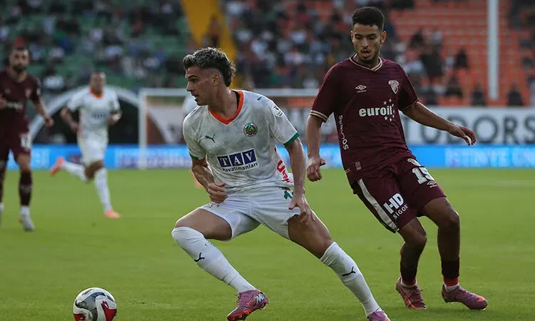 Alanyaspor-Göztepe maçında skor 2-2