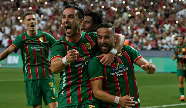Amedspor kutlamalarında havai fişekler yangın çıkardı: 1 itfaiye eri yaralandı