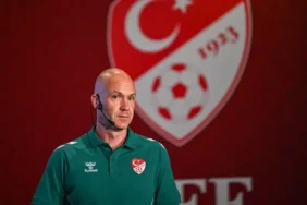 Anthony-Taylor-degerlendirdi-Fenerbahce-Besiktas-ve-Galatasaray-macinda-verilen-hatali-kararlari-tek-tek-acikladi-featured