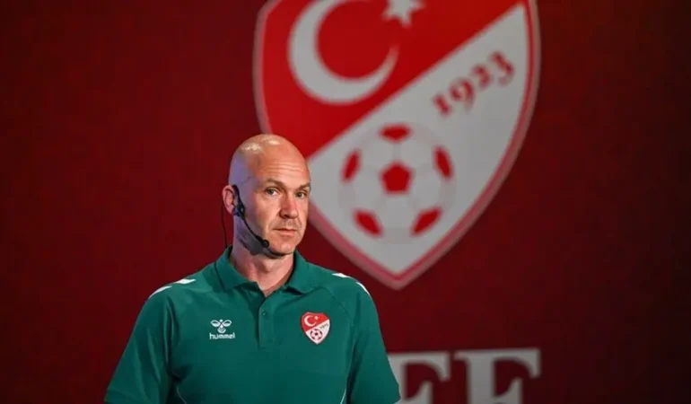 Anthony Taylor değerlendirdi: Fenerbahçe, Beşiktaş ve Galatasaray maçında verilen hatalı kararları tek tek açıkladı!