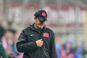 Bursa-ayaga-kalkti-Montella-ve-TFF039ye-istifa-cagrisi-featured