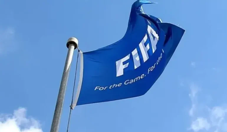 FIFA'dan 4 Türk kulübüne şok ceza: Transfer yasağı alan sürpriz takımlar hangileri?