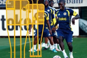 Fenerbahce-Besiktas-derbisinde-nefesler-tutuldu-ilk-11ler-mac-saati-ve-dev-randevunun-tum-ayrintilari-featured