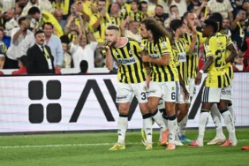 Fenerbahce-Roma-maciyla-Sampiyonlar-Ligi039ne-18-yil-sonra-geri-donuyor-Mac-saat-kacta-hangi-kanalda-featured