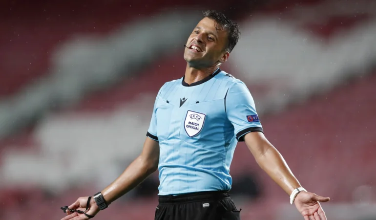 Fenerbahçe Roma mücadelesinde düdük Jesus Gil Manzano'da