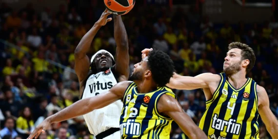 Fenerbahce-Tarfin-EuroLeague-ilk-haftasinda-Virtus-Bolognayi-78-68-yendi-featured