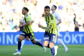 Fenerbahce-bunu-hep-yapiyor-Eyupspora-8-gol-atan-sari-lacivertliler-kulup-tarihine-bir-kez-daha-gecti-featured