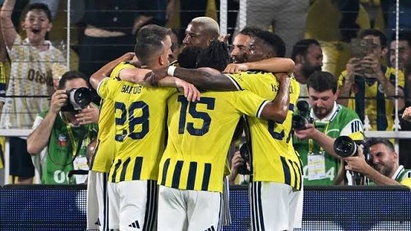 Fenerbahçe farkı ikiye katladı