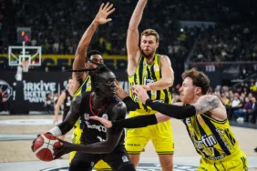 Fenerbahce-finalde-Besiktas039i-maglup-ederek-Cumhurbaskanligi-Kupasi039ni-muzesine-goturdu-featured