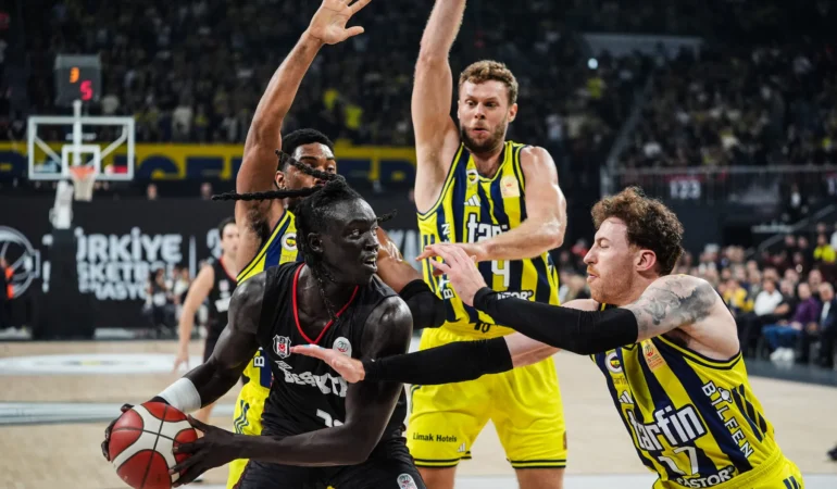 Fenerbahçe finalde Beşiktaş'ı mağlup ederek Cumhurbaşkanlığı Kupası'nı müzesine götürdü