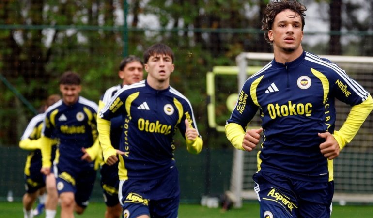 Fenerbahçe günü çift antrenmanla tamamladı