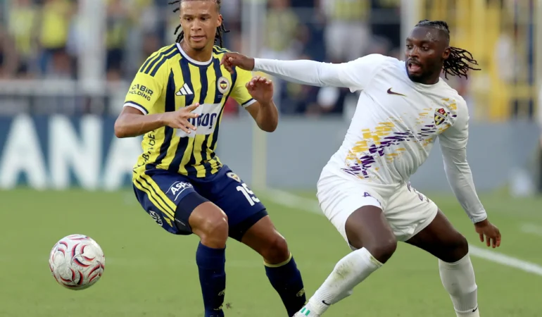 Fenerbahçe, seyircisi önünde Eyüpspor'u 8-0'lik tarihi skorla geçti