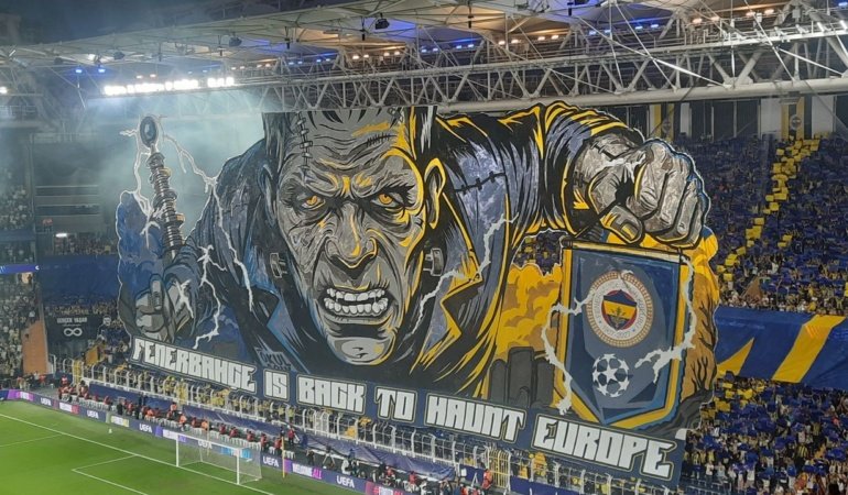 Fenerbahçe taraftarından Şampiyonlar Ligi ilk maçına özel koreografi
