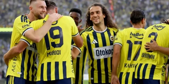 Fenerbahce039de-8-0039lik-zaferin-sirri-cozuldu-Aziz-Yildirim039dan-soyunma-odasinda-gizemli-cikis-featured
