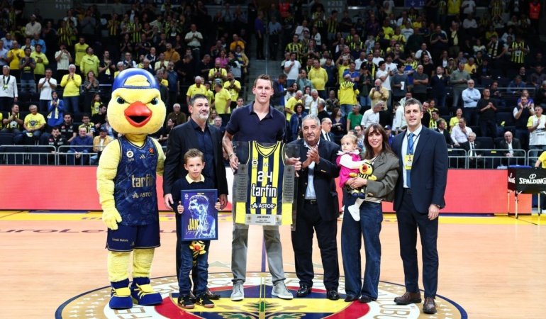 Fenerbahçe'de Jan Vesely için veda seremonisi düzenlendi