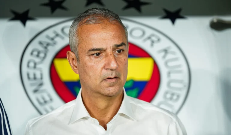 Fenerbahçe'de Roma maçı öncesi 4 değişiklik: Semedo, İrfan Can, Oğuz Aydın ve Vedat Muriqi kulübeye çekilecek