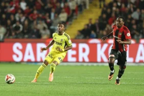 Fenerbahce039de-kartlar-acildi-Gaziantep039te-iste-ilk-11-featured