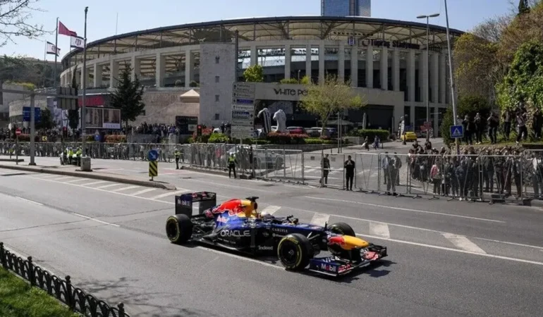 Formula 1 Türkiye hangi tarihte? Formula 1 Türkiye bilet fiyatları ne kadar? 2027 İstanbul Park F1 biletleri detayları..