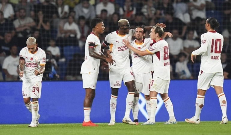 Galatasaray Fatih Terim Stadyumu'nda 3 puanı kopardı