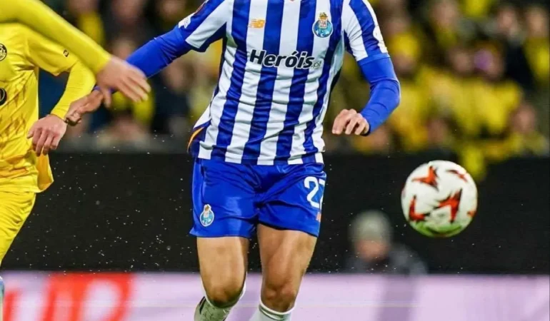 Galatasaray'ın yeni transferi Deniz Gül İstanbul'da! Aslan KAP'a bildirdi
