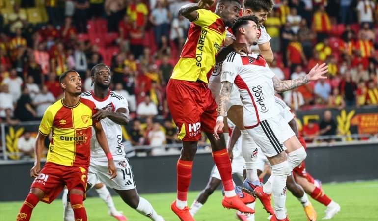 Gürsel Aksel’de şok! Göztepe ilk yarıda 4 gol yedi