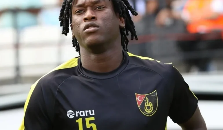 İstanbulspor’da büyük korku! 19 yaşındaki Elvin Mendy dönüş yolunda fenalaşarak yoğun bakıma kaldırıldı