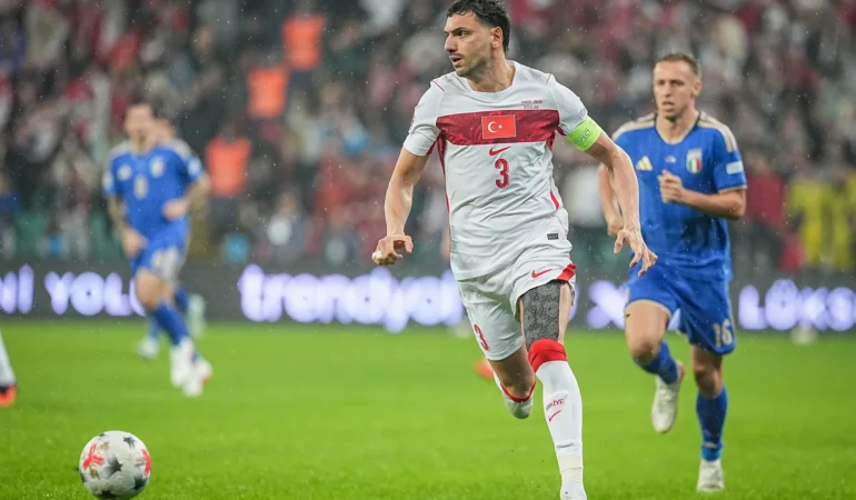 İtalya mağlubiyeti sonrası Merih Demiral ve Zeki Çelik konuştu: “Sorumluluk biz futbolcularda”