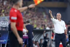 Kadikoy039de-derbi-soku-Ismail-Kartal-taraftardan-ozur-diledi-featured