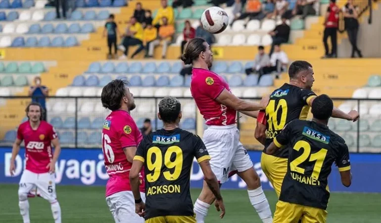 Maç sona erdi: İstanbulspor Manisaspor’u 1-0 mağlup etti