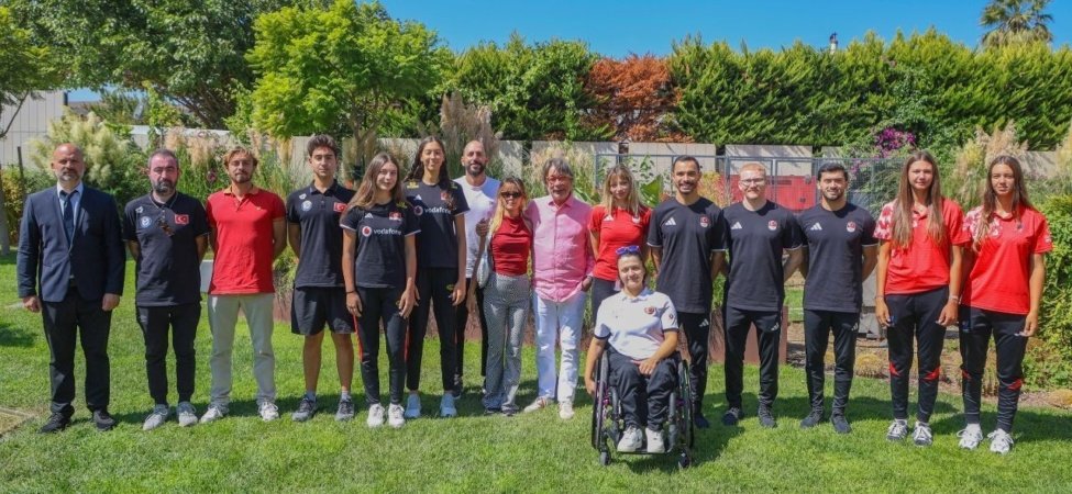 Mehmet-Sepil-Goztepeli-Milli-sporcularla-bir-araya-geldi-featured
