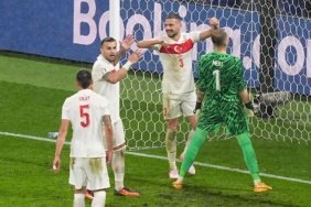 Mert-Gunok-milli-takim-kariyerini-noktaladigi-acikladi-featured
