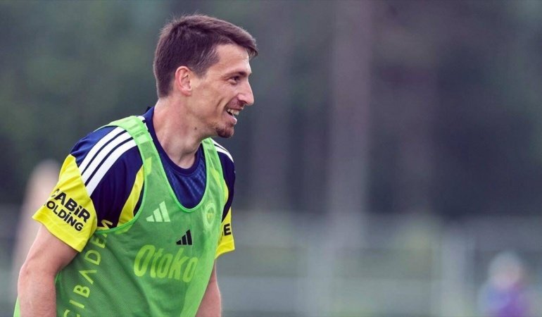 Mert Hakan Yandaş ne zaman sahalara dönüyor, cezası ne zaman bitiyor? Fenerbahçe'de geri sayım sona eriyor