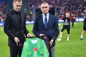 Milli-takim-kariyerini-noktalayan-kaleci-Mert-Gunok039a-veda-featured