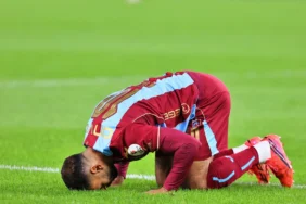 Muhammed-Salah-Galatasaray-derbisine-damga-vurdu-Ilk-yarida-2-gol-ve-1-asistle-Trabzonspor039u-sirtladi-featured