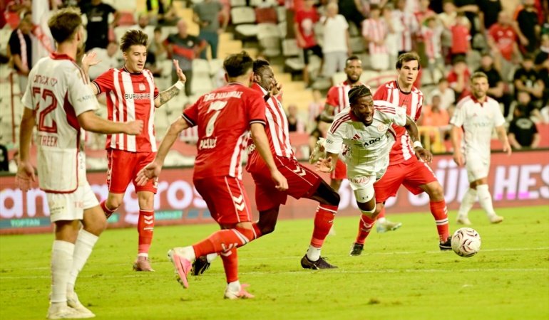 Sivasspor Antalya’da güldü: Manaj 3 puanı getirdi