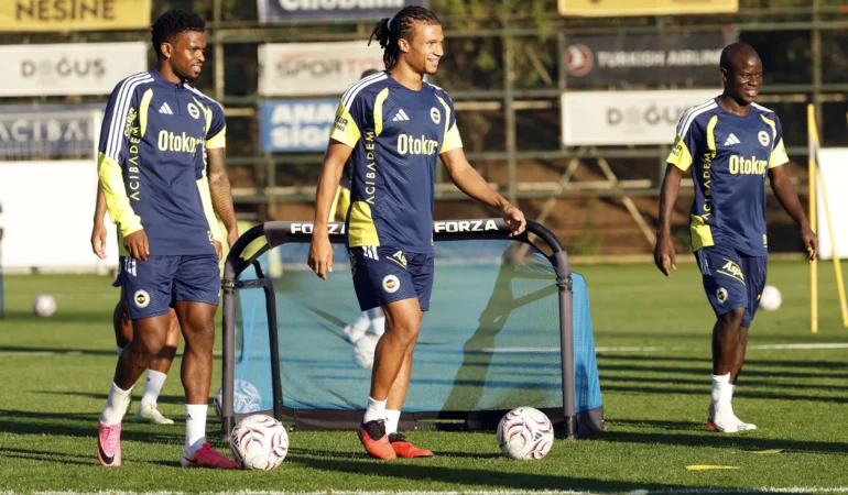 Trendyol Süper Lig'de 6. hafta: Fenerbahçe sahasında Eyüpspor'u konuk ediyor