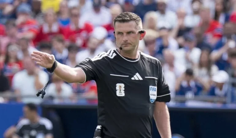 Türkiye – İtalya maçında Michael Oliver düdük çalacak