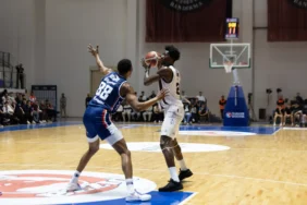 Anadolu-Efes-deplasmanda-hata-yapmadi-Sezona-2de-2-ile-baslangic-featured