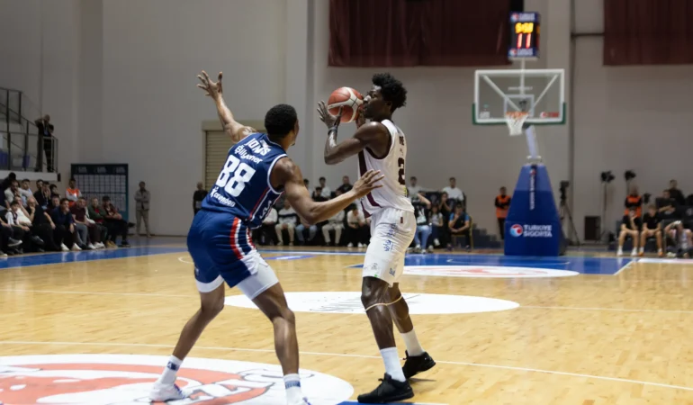 Anadolu Efes deplasmanda hata yapmadı! Sezona 2’de 2 ile başlangıç