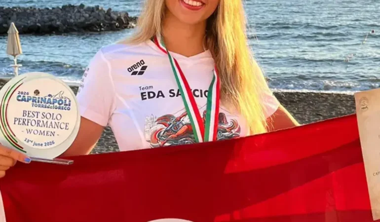 Catalina Kanalı'nı rekorla geçti! Milli yüzücü Eda Savcıgil'den çifte başarı